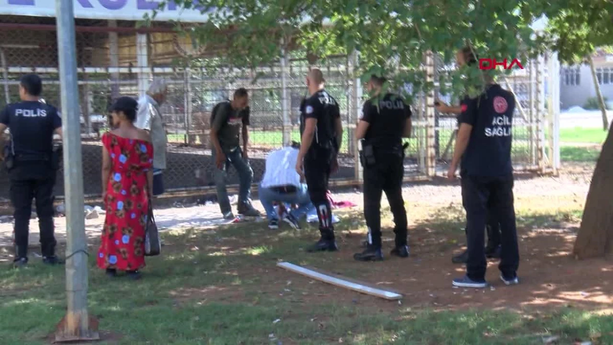 Antalya\'da Spor Salonu Önünde Kimliği Belirsiz Erkek Cesedi Bulundu