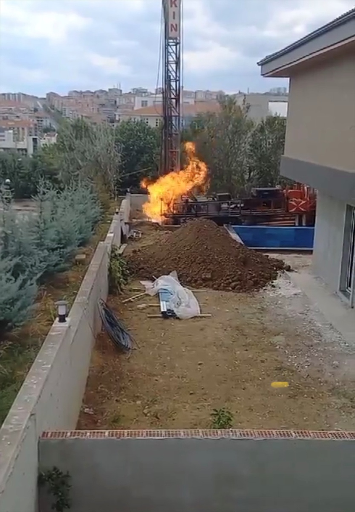 Tekirdağ\'da Sondaj Çalışmaları Sırasında Doğalgaz Borusu Patladı