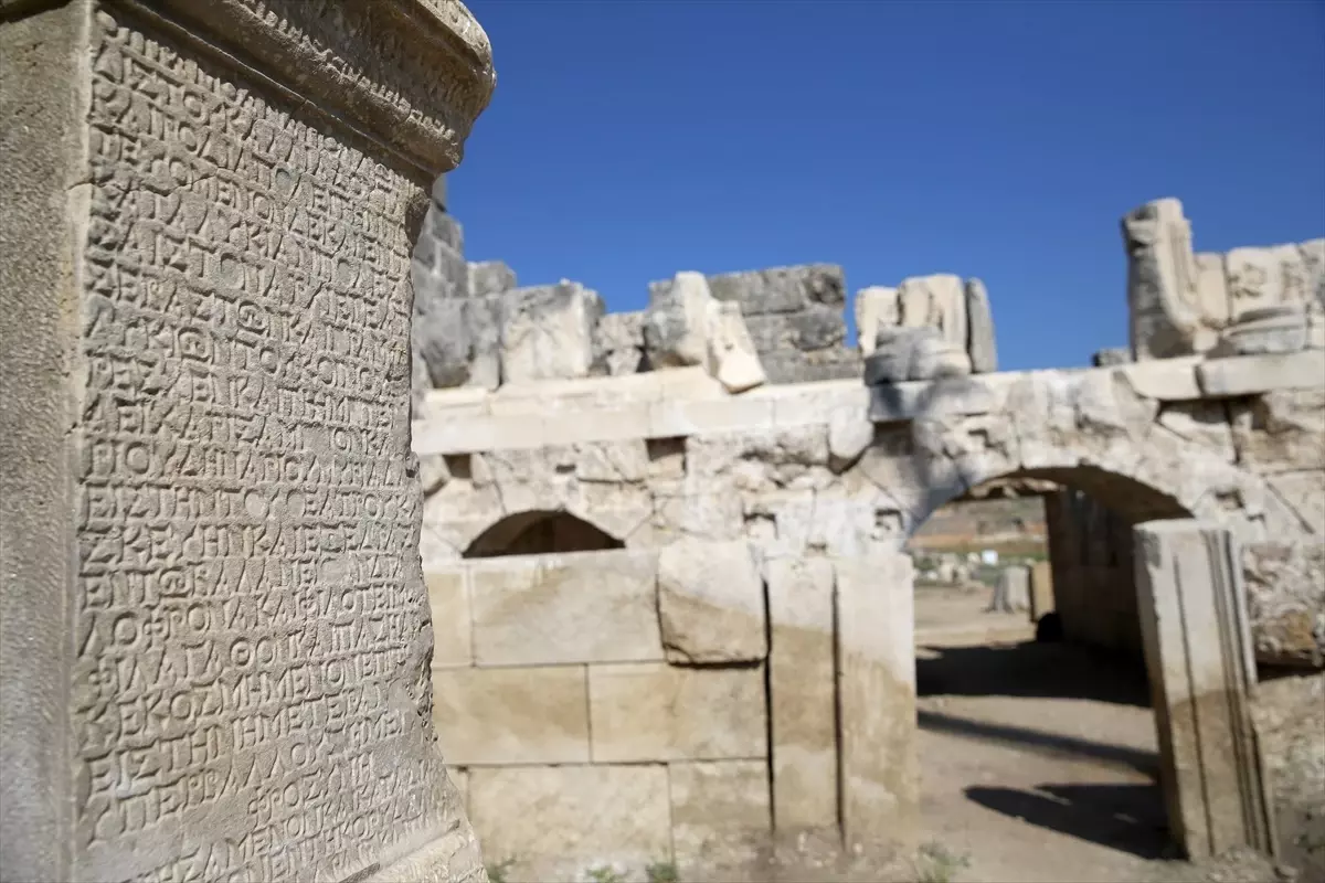 Tlos Antik Kenti\'ndeki Tiyatro Restore Ediliyor