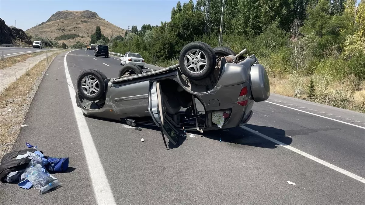 Yozgat\'ta devrilen otomobildeki 4 kişi yaralandı