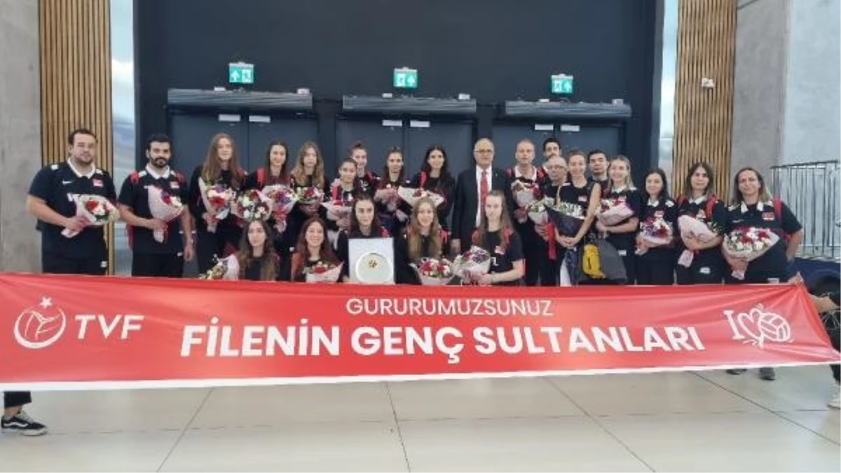 U19 Kız Milli Voleybol Takımı İstanbul\'da karşılandı
