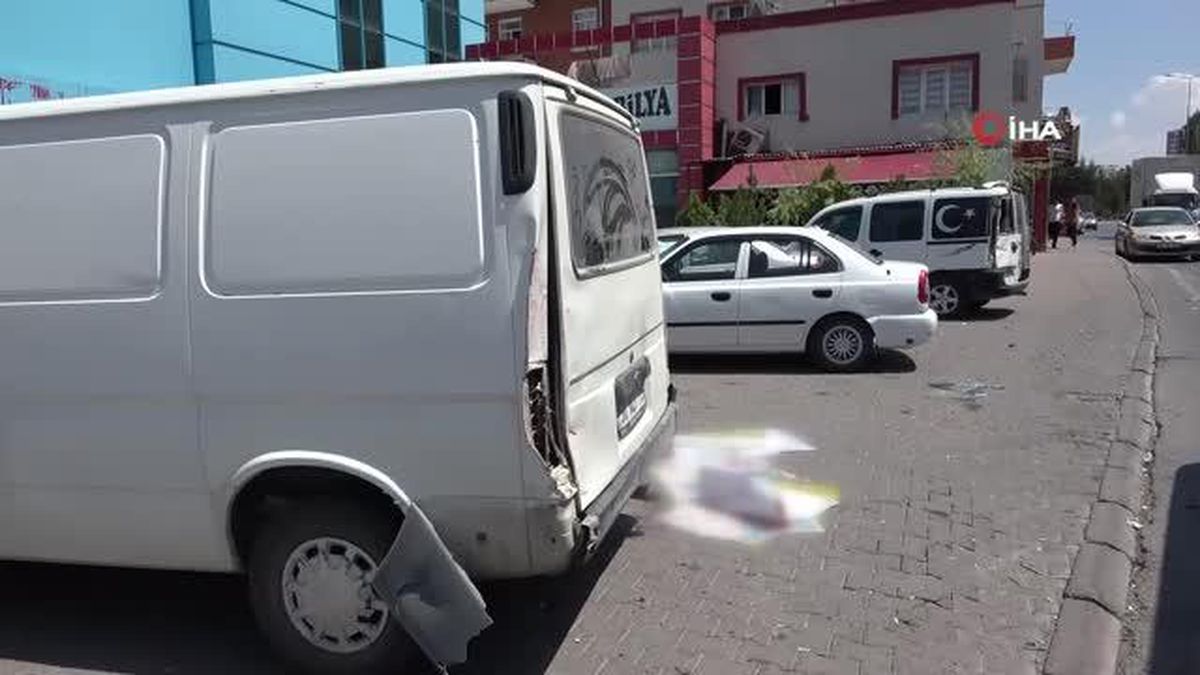 Freni patlayan kamyonet dehşet saçtı: Önce 4 araca ardından yayaya çarptı