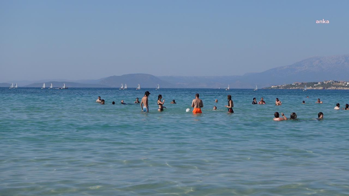 İzmir Büyükşehir Belediyesi Gençleri Çeşme\'de Buluşturdu