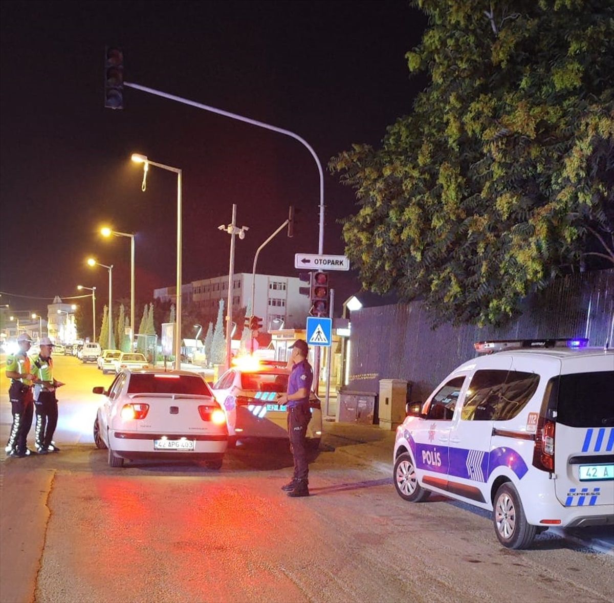 Karapınar\'da trafik denetimlerinde 35 motosiklet ve 55 araç sürücüsüne 374 bin lira ceza yazıldı