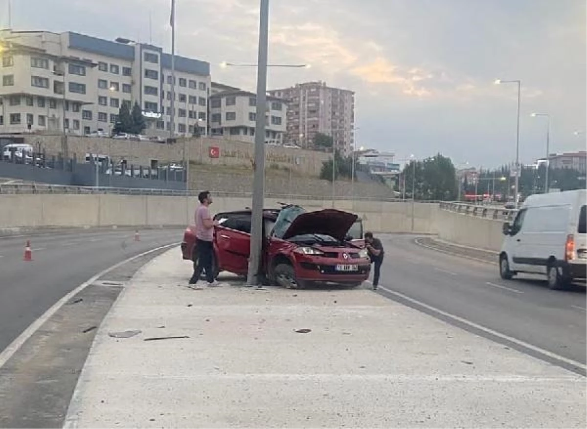 Karabük\'te Kaza: Otomobil Sürücüsü Hayatını Kaybetti, Yeğeni de Kalp Krizi Geçirerek Öldü