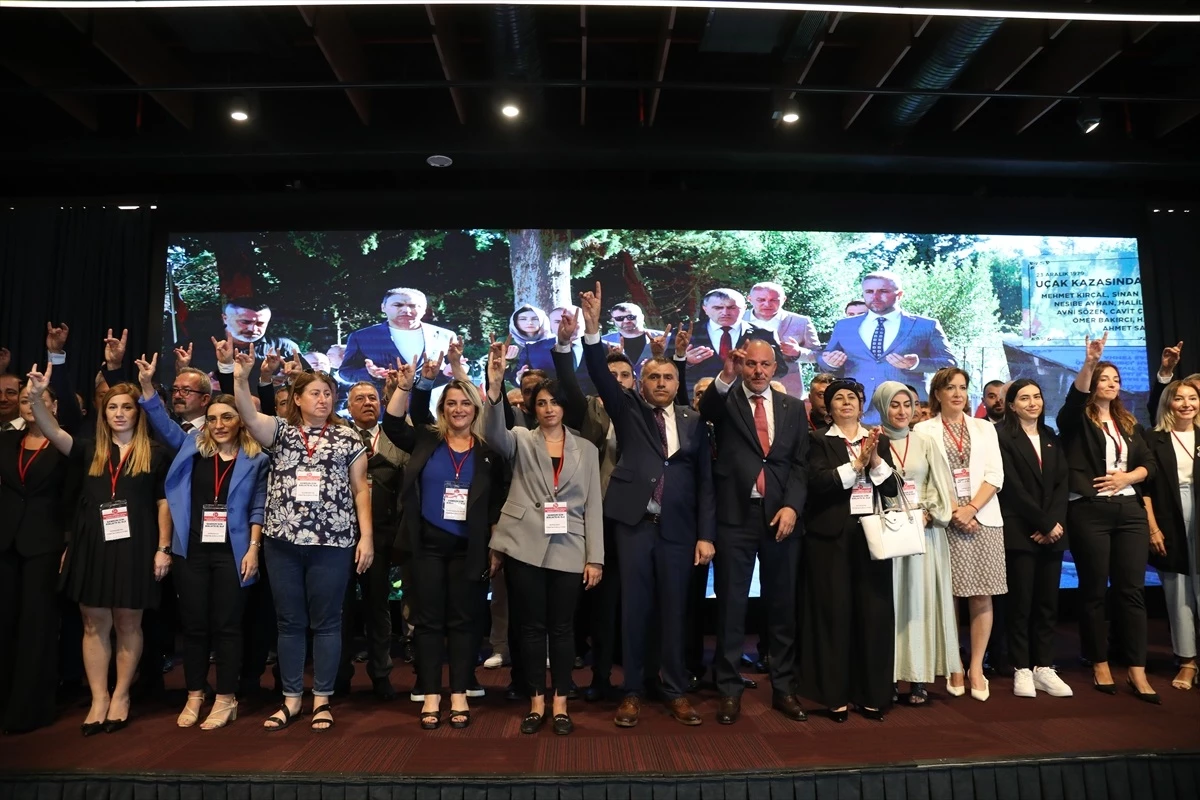 MHP Samsun İl Başkanlığına Yeni Atanan Burhan Mucur ve Yönetim Kurulu Üyeleri Tanıtıldı