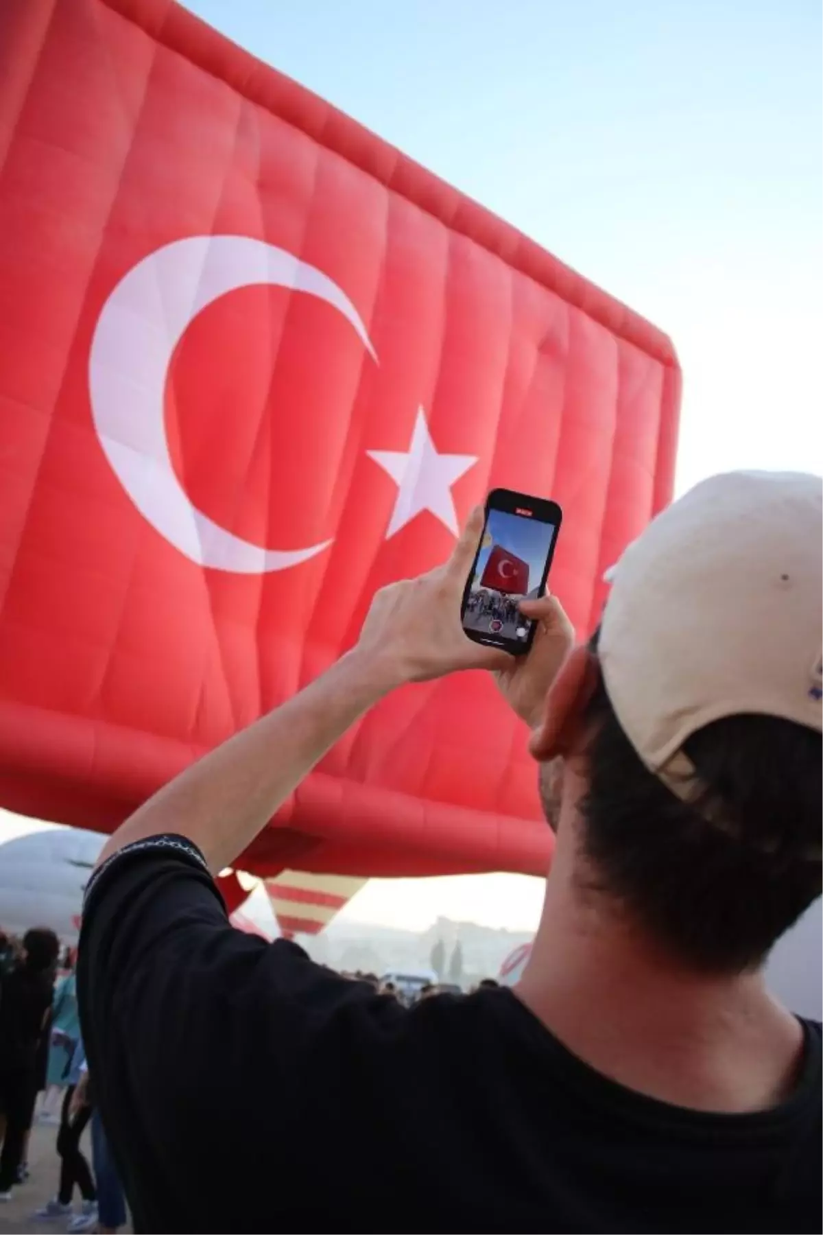 Kapadokya Balon ve Kültür Yolu Festivali\'nde Renkli Gökyüzü