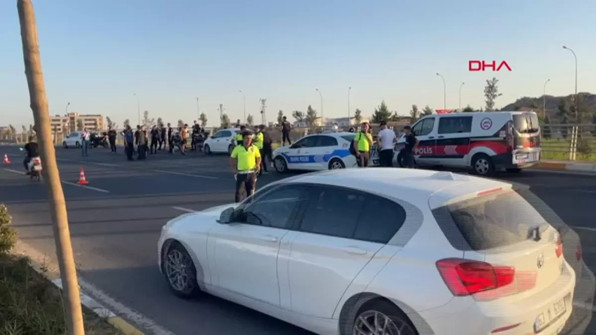 Şanlıurfa\'da Motosikletli Yunus Polisleri Kaza Geçirdi