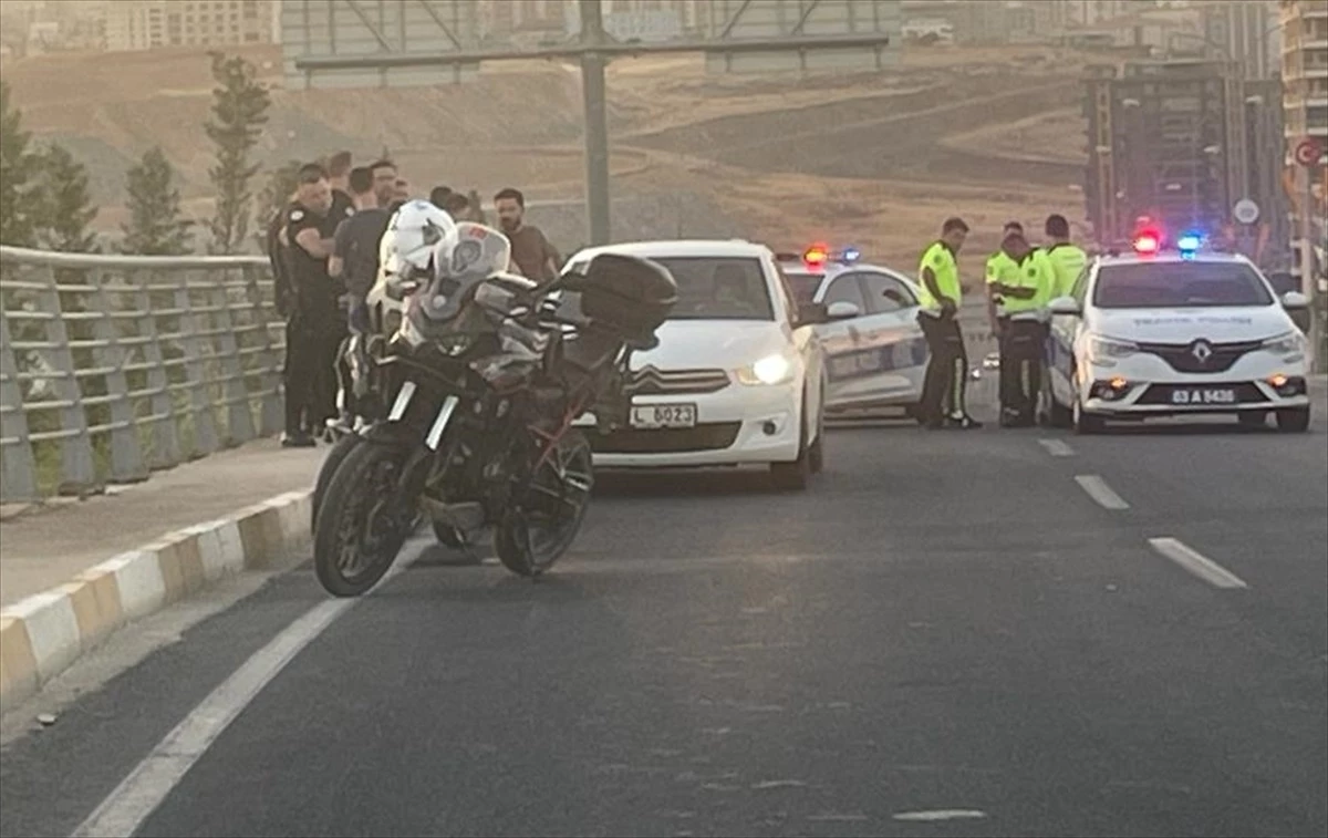 Şanlıurfa\'da trafik kazasında 2 polis hafif yaralandı