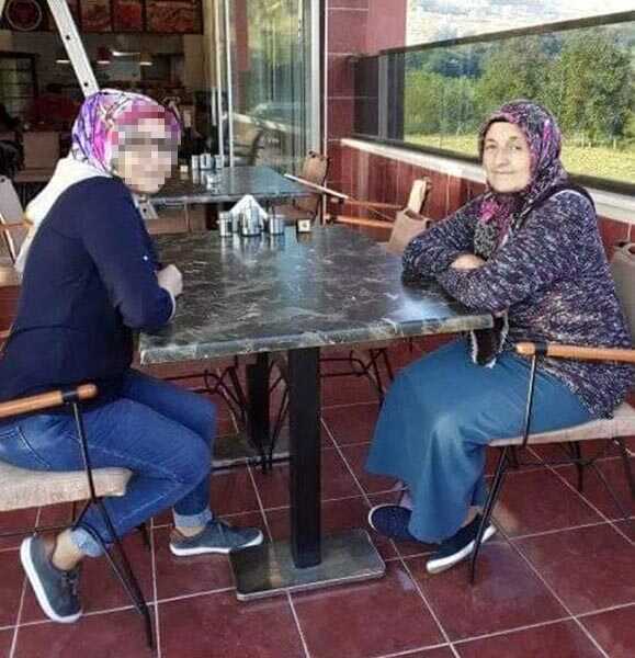 Anne ve anneannesini baltayla öldüren genç kadın, sağlık kontrolünde de parmağını koparıp yuttu Anne ve anneannesini baltayla öldüren genç kadın, sağlık kontrolünde de parmağını koparıp yuttu
