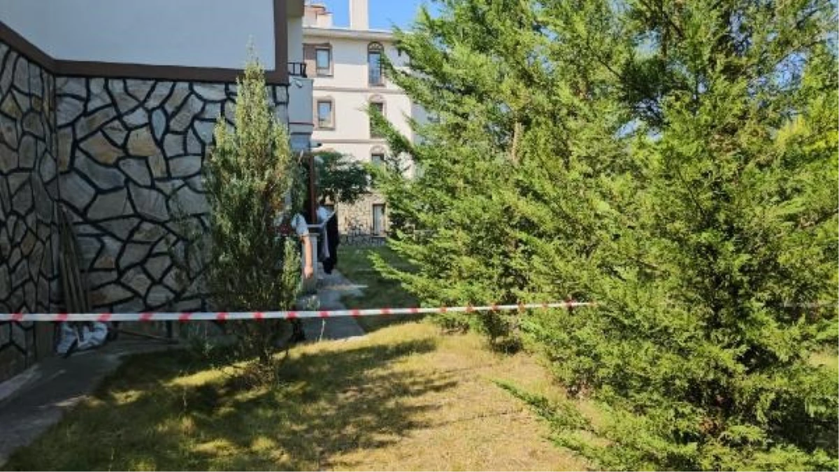Zonguldak\'ta Kadın, Uyuyan Annesi ve Anneannesini Bıçaklayarak Öldürdü