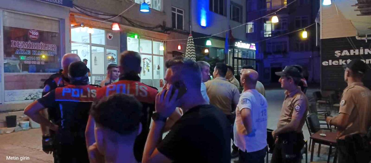 Kırşehir\'de bir binanın çatısında çıkan baca yangını söndürüldü
