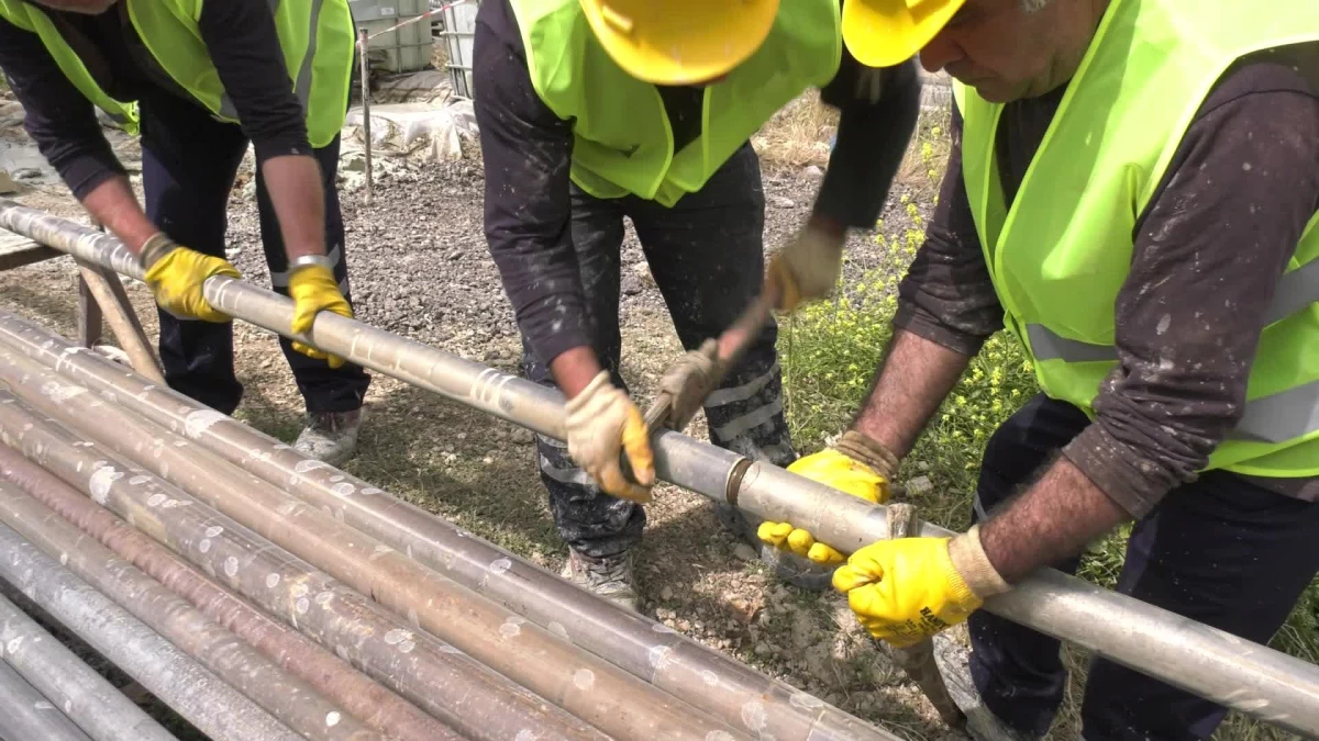 Başkent\'in Raylı Sistem Ağı Genişliyor... İki Yeni Metro Hattı İçin Sondaj Çalışmaları Başladı