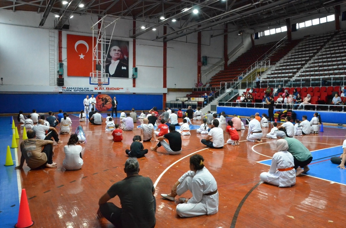 Bolu\'da Babamla Karate Yapıyorum Projesi İkinci Kez Düzenlendi