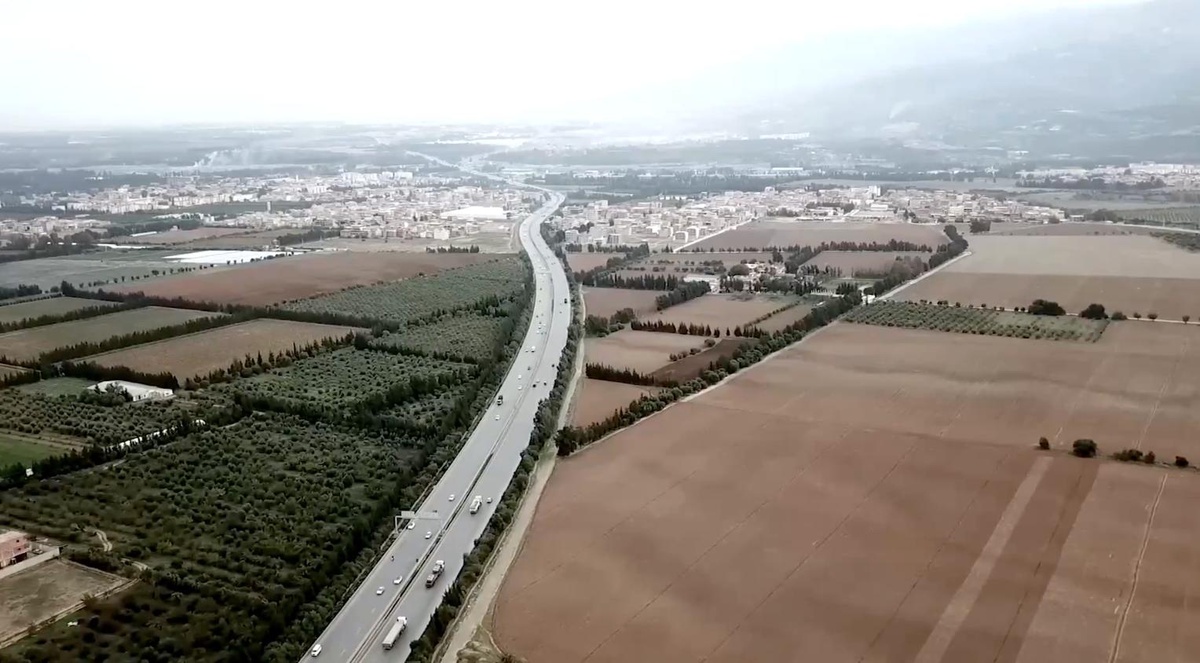 Cezayir\'deki yeni otoyol, Çinli şirketin son bölümü teslim etmesiyle tamamlandı