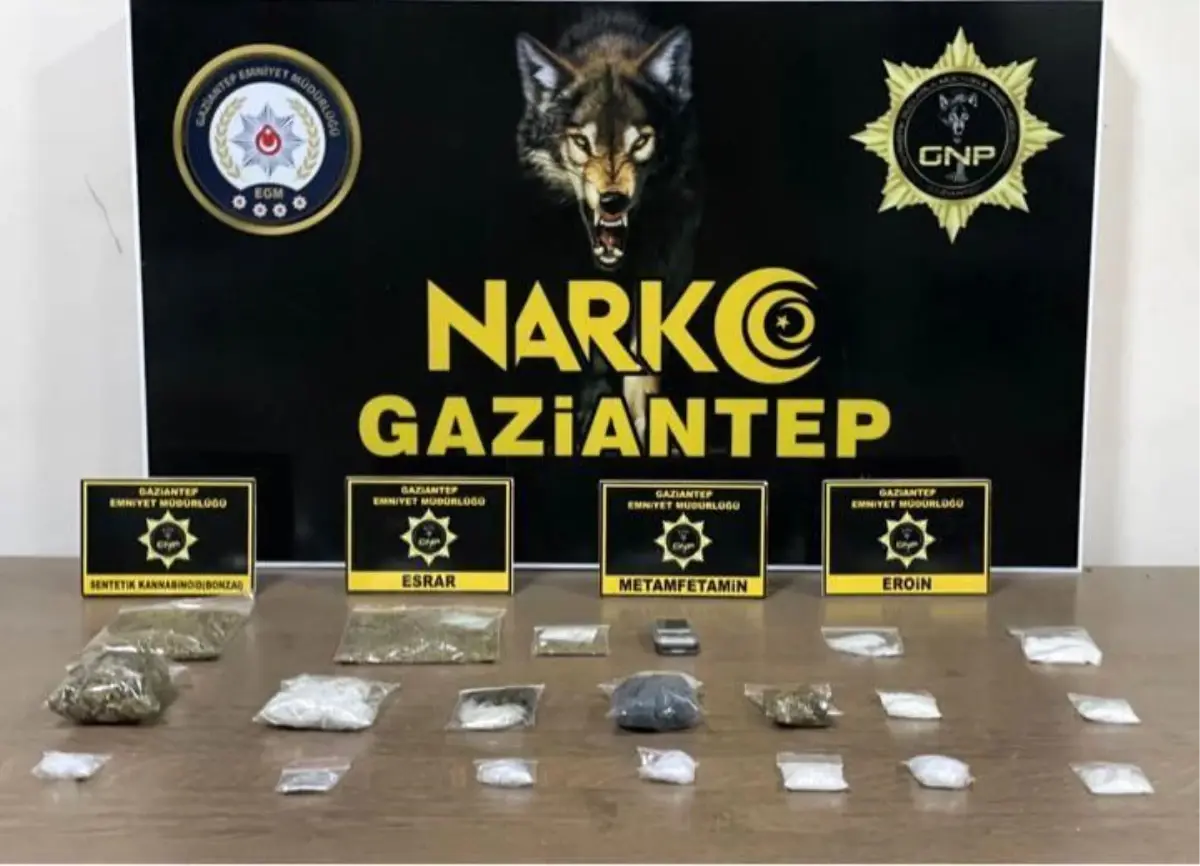 Gaziantep\'te Narkotik Operasyonunda 45 Gram Bonzai ve 25 Kök Kenevir Ele Geçirildi