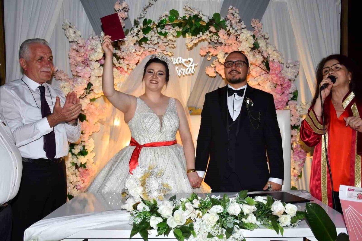Aydın Muhabiri Murat Uçkaç ve Büşra Buzkan Dünya Evine Girdi