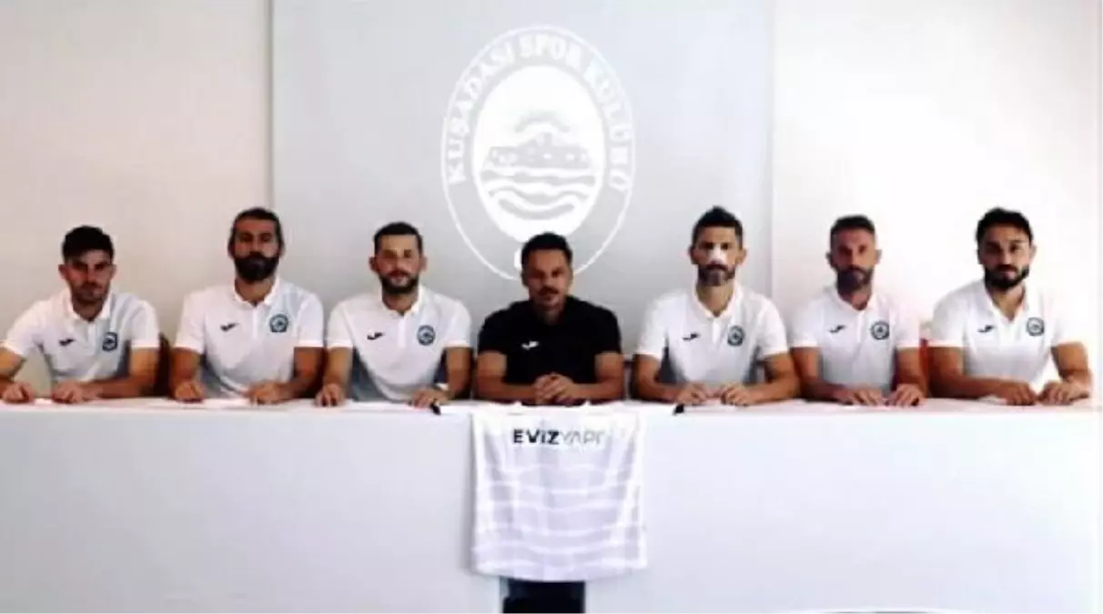 Kuşadasıspor, 6 oyuncusuyla sözleşme yeniledi