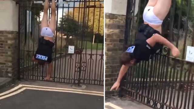 Londra'da polis kapa korkuluğuna sıkıştı: Çevredekiler önce videoya aldı sonra yardım etti Londra'da polis kapa korkuluğuna sıkıştı: Çevredekiler önce videoya aldı sonra yardım etti