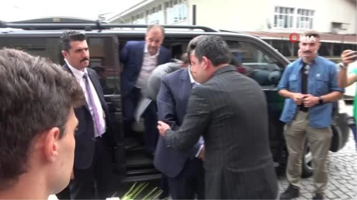 Milli Eğitim Bakanı Rize\'de MHP İl Başkanlığını Ziyaret Etti