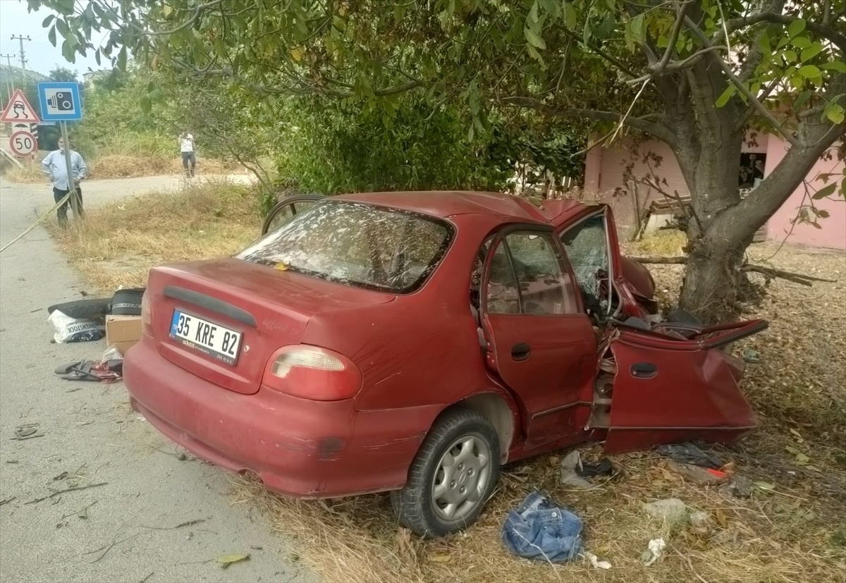 Kavak\'ta trafik kazasında 2 kişi hayatını kaybetti