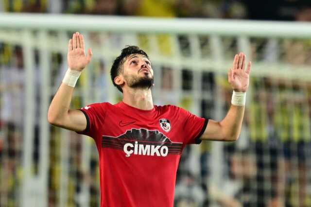 Son Dakika: Süper Lig'in ilk haftasında Fenerbahçe, sahasında Gaziantep FK'yı 2-1 mağlup etti Son Dakika: Süper Lig'in ilk haftasında Fenerbahçe, sahasında Gaziantep FK'yı 2-1 mağlup etti