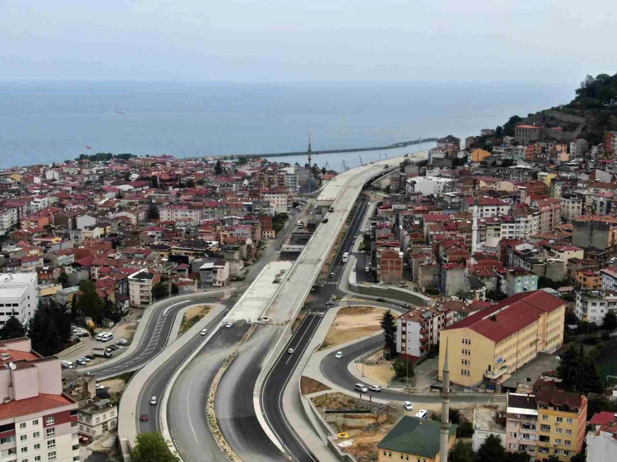 Trabzon\'da Kanuni Bulvarı Yolu\'ndaki Çalışmalar Havadan Görüntülendi
