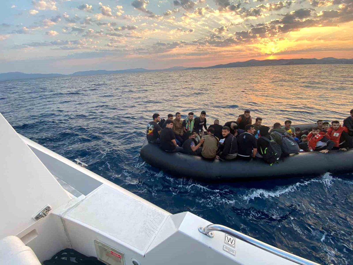 Kuşadası\'nda 39 düzensiz göçmen kurtarıldı