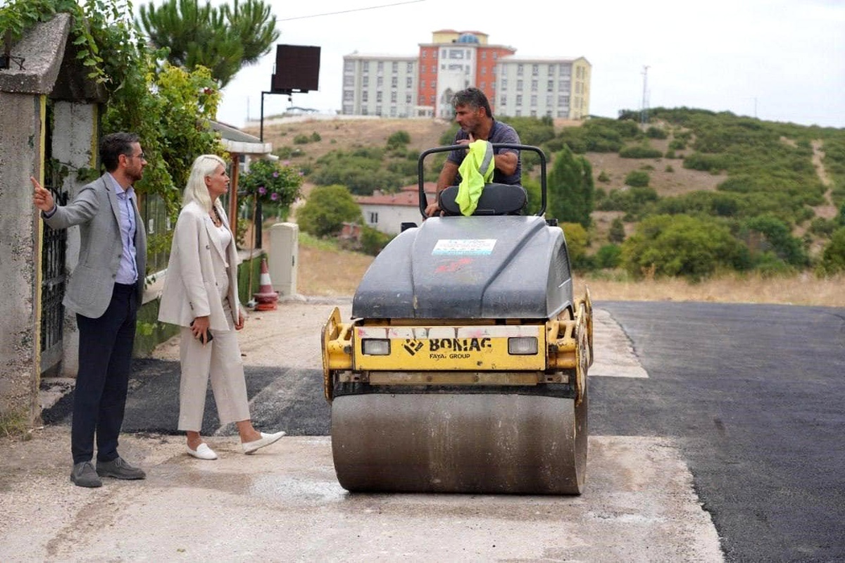 Bilecik Belediye Başkanı Melek Mızrak Subaşı, üstyapı bakım-onarım çalışmalarını inceledi