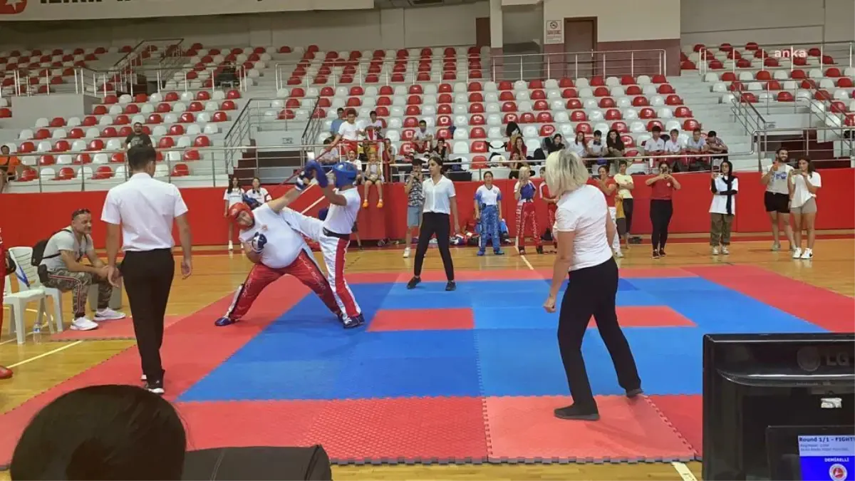 Bayraklı Belediyesi Kick Boks Şampiyonasında Üçüncü Oldu