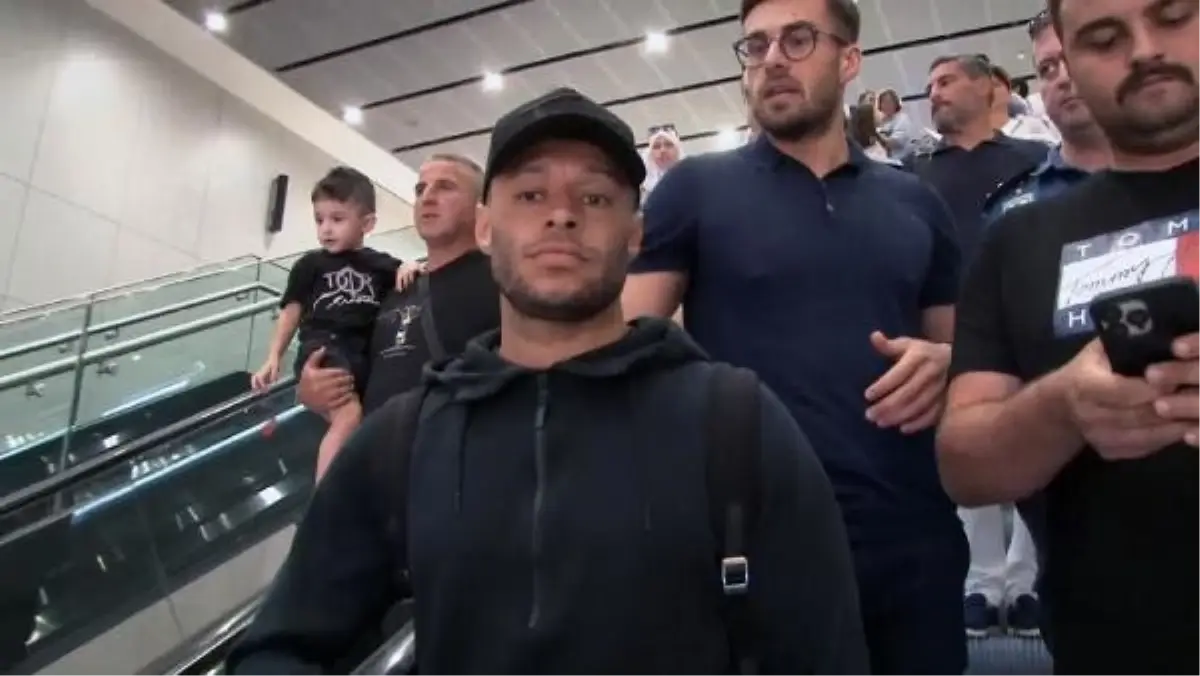 Beşiktaş, Alex Oxlade-Chamberlain\'in transferi için görüşmelere başladı