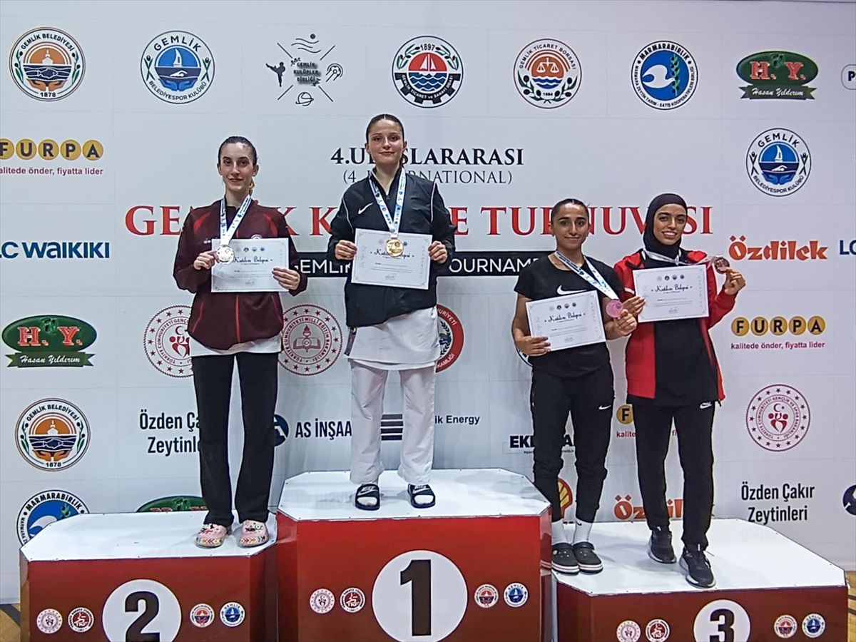 Diyarbakır Büyükşehir Belediyesi Sporcusu Nazlı Bozkurt, Uluslararası Gemlik Karate Turnuvası\'nda Bronz Madalya Kazandı