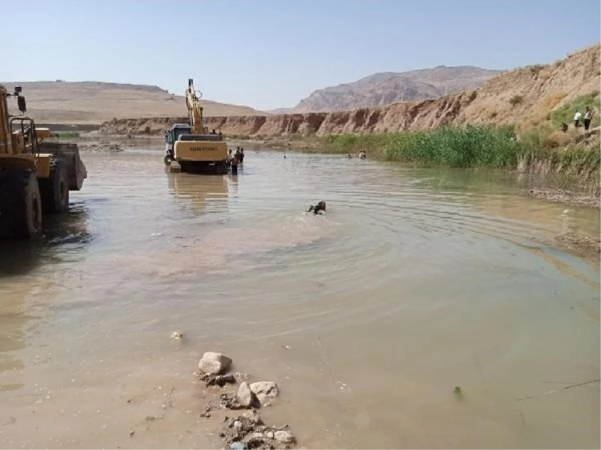 Şırnak\'ta Hafriyat Kamyonu Dicle Nehri\'ne Düştü, Şoför Hayatını Kaybetti