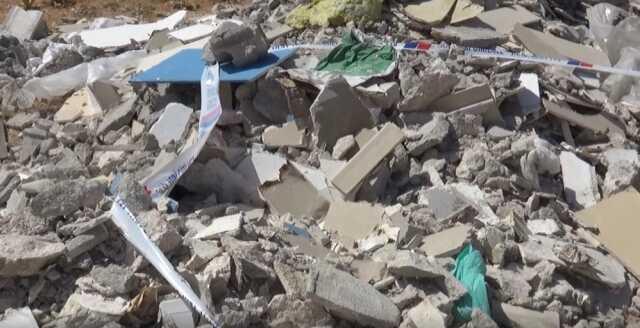 Gaziantep'de bir arazide köpekler tarafından parçalanmış bebek cesedi bulundu Gaziantep'de bir arazide köpekler tarafından parçalanmış bebek cesedi bulundu