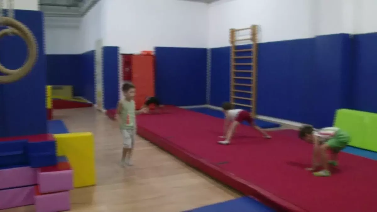 Karşıyaka Belediyesi Çocuklara Ücretsiz Cimnastik Kursu Sunuyor