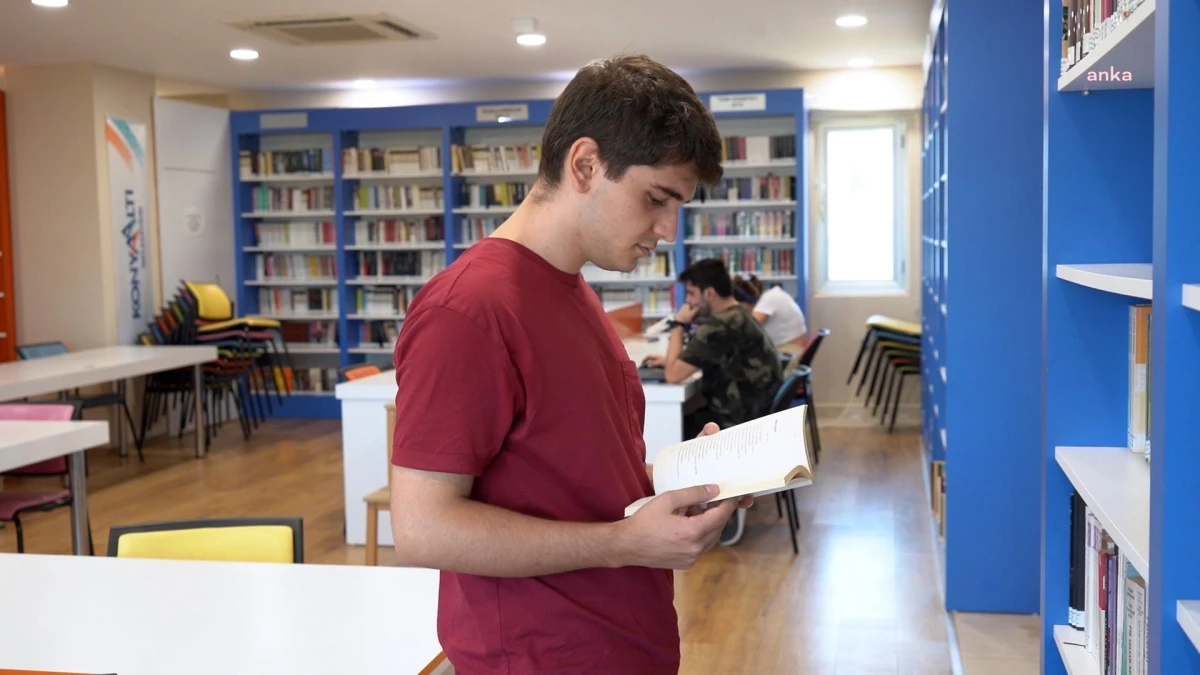 Konyaaltı Belediyesi\'nin Atıl Kitap Toplama Kampanyası Öğrencilere Yardım Sağlıyor