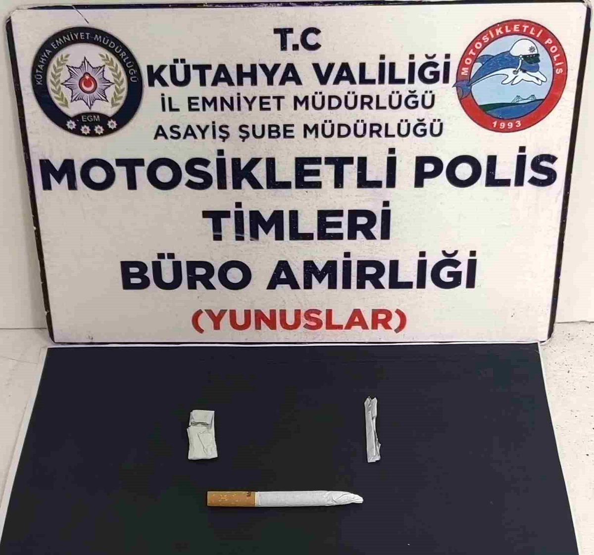 Kütahya\'da Motosikletli Polis Timlerince Uyuşturucu Madde Ele Geçirildi