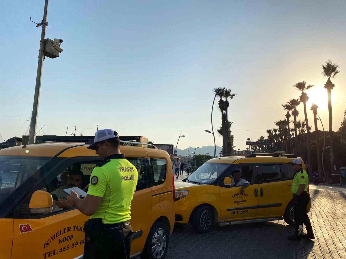 Marmaris\'te Trafik Denetimleri Sıklaştırıldı