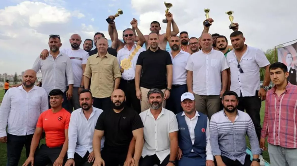 Niğde\'de güreş şenliği yaşandı