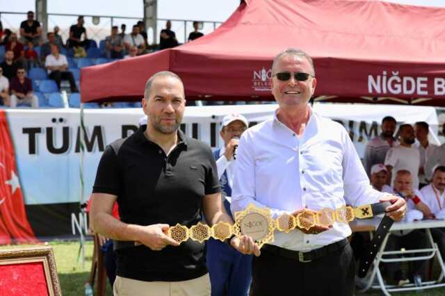 Niğde'de güreş şenliği yaşandı