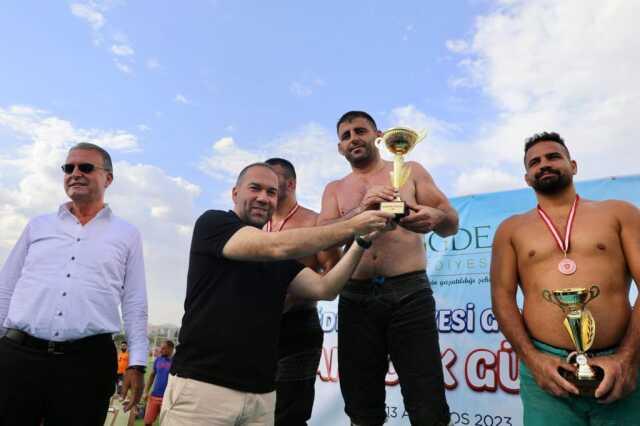 Niğde'de güreş şenliği yaşandı