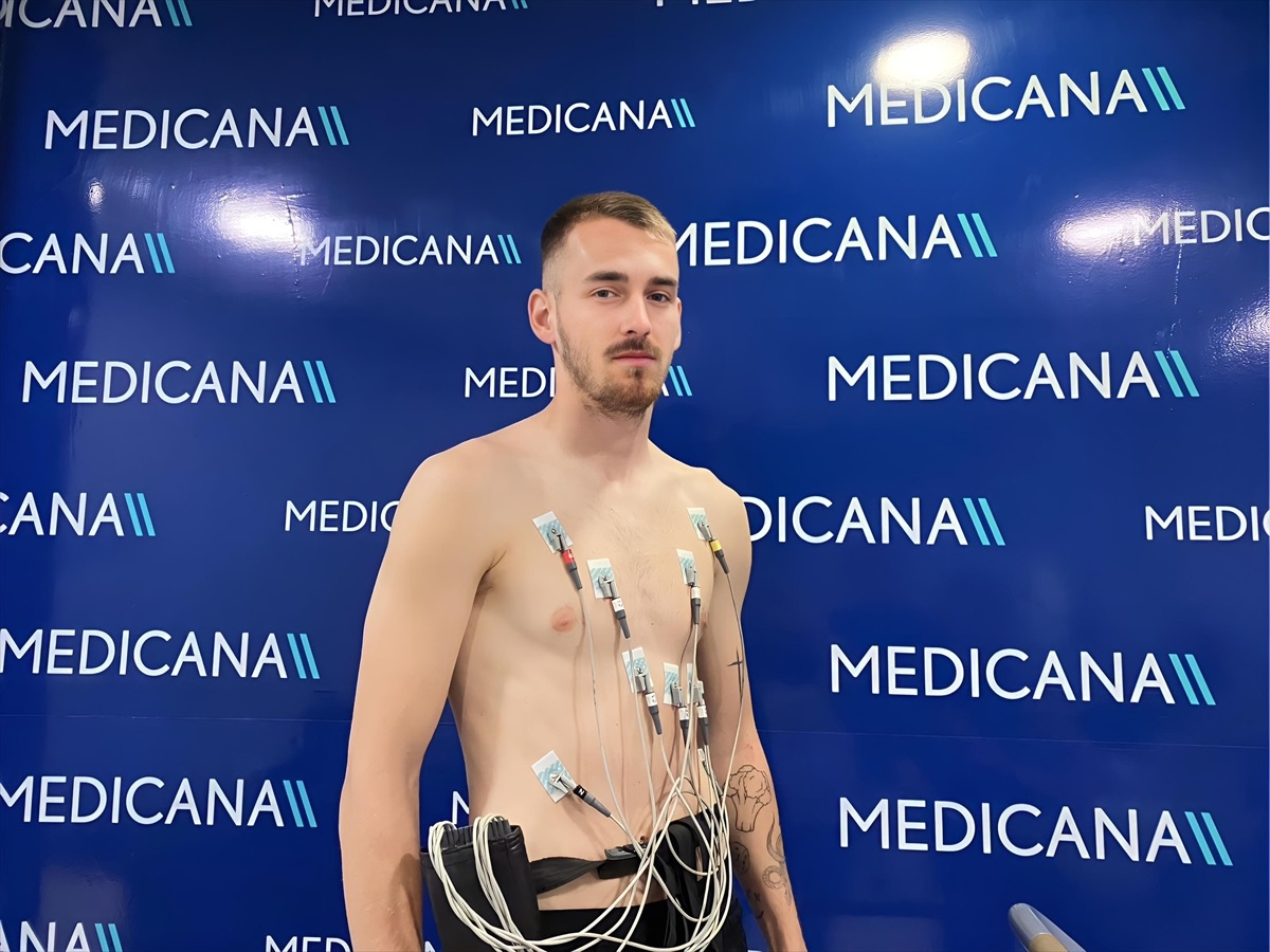 EMS Yapı Sivasspor\'un yeni transferi Roman Kvet sağlık kontrolünden geçti