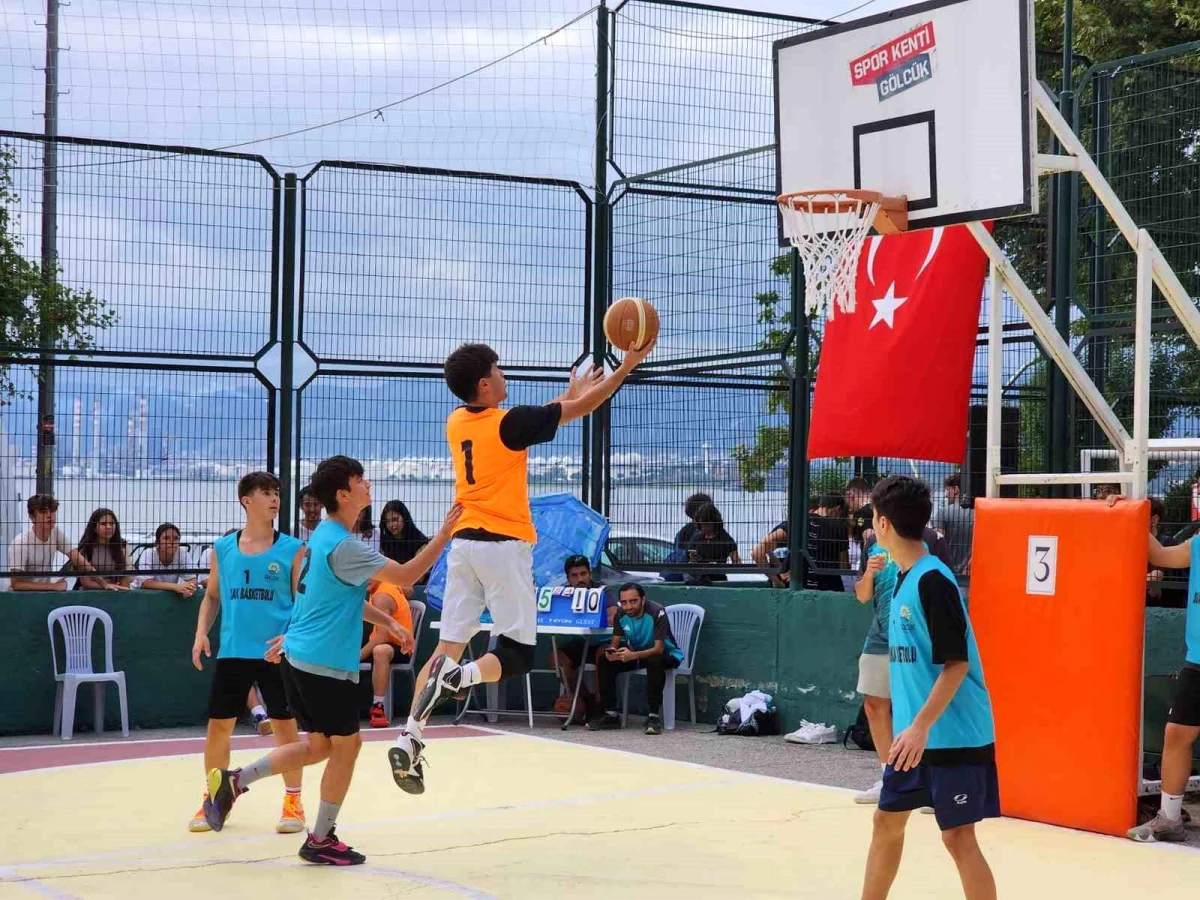 Gölcük Belediyesi Sokak Basketbolu Turnuvası Tamamlandı