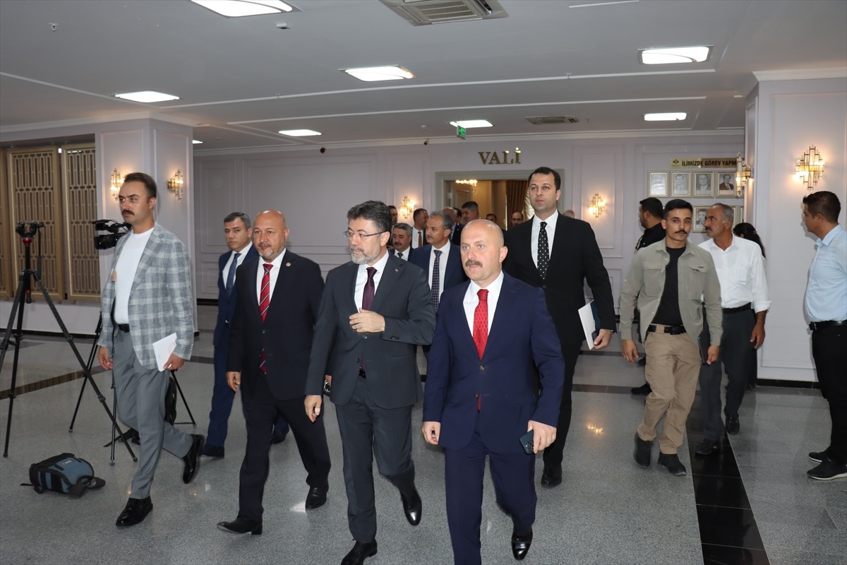 Tarım ve Orman Bakanı Yumaklı, deprem bölgesindeki tarım ve hayvancılıktaki gelişmeleri anlattı Açıklaması