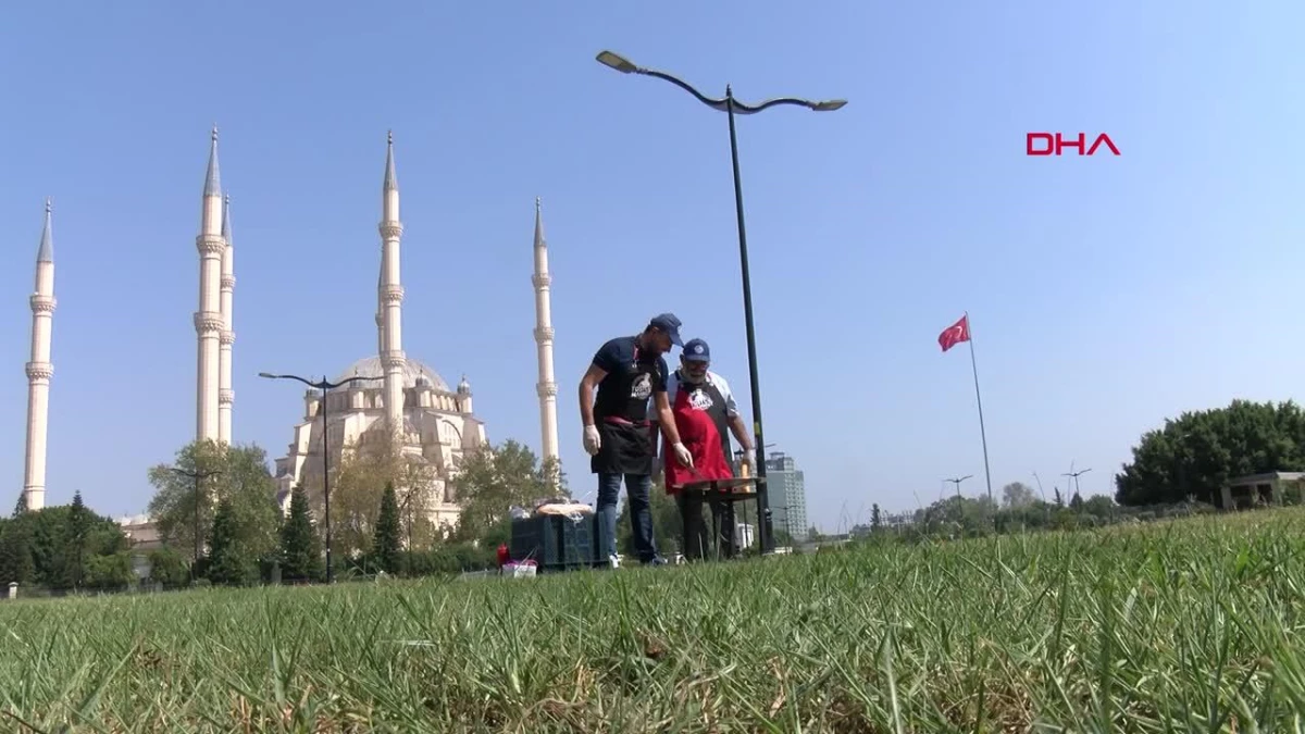 Adana\'da Hissedilen Sıcaklıkta Güneşte Adana Tostu Hazırlandı