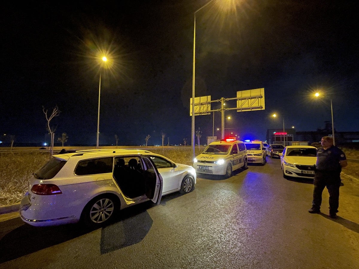 Adana\'da Polis Kovalamacası Sonucu 5 Şüpheli Yakalandı