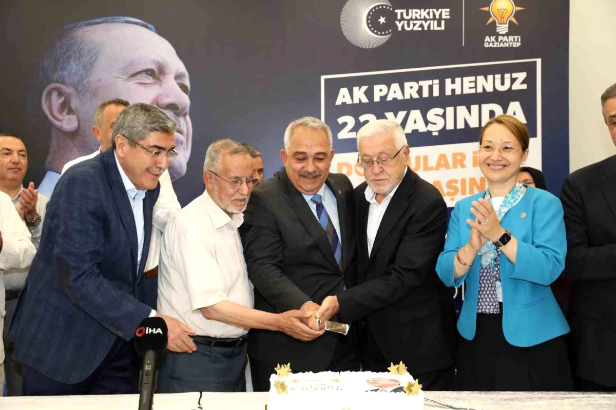 AK Parti Gaziantep\'ten örnek kutlama-vefa programı