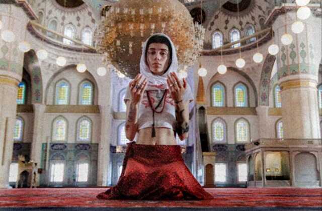 Ankara Kocatepe Camii'nde yapılan çekimle ilgili 2 kişi, adli kontrol şartıyla serbest bırakıldı Ankara Kocatepe Camii'nde yapılan çekimle ilgili 2 kişi, adli kontrol şartıyla serbest bırakıldı