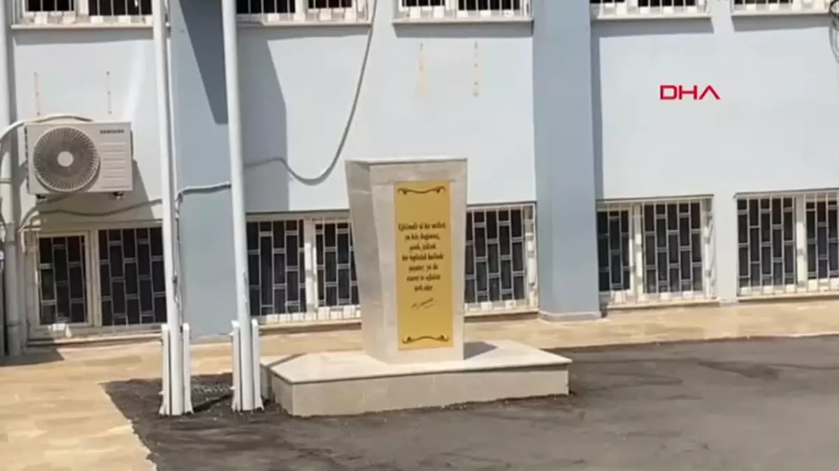 Serik'te Atatürk Büstüne Saldırı