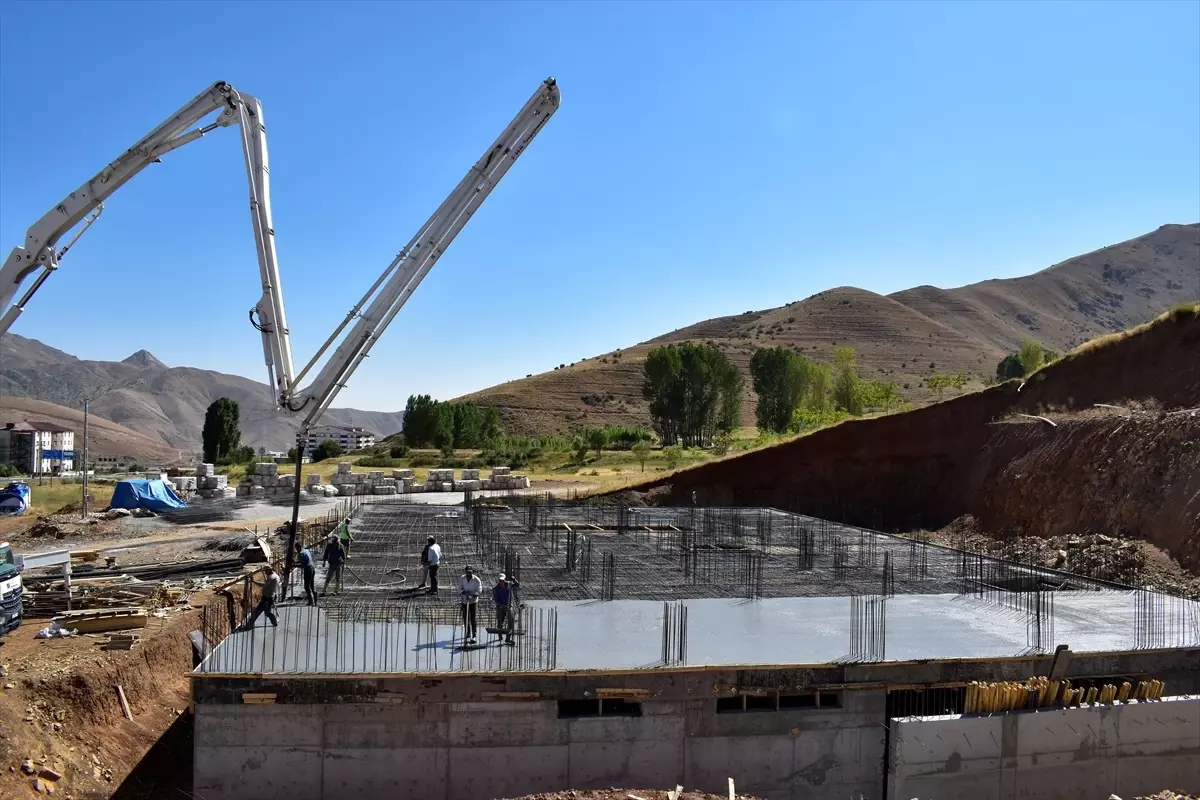 Bitlis\'te bu yıl 700 milyon liranın üzerinde eğitim yatırımı yapılıyor